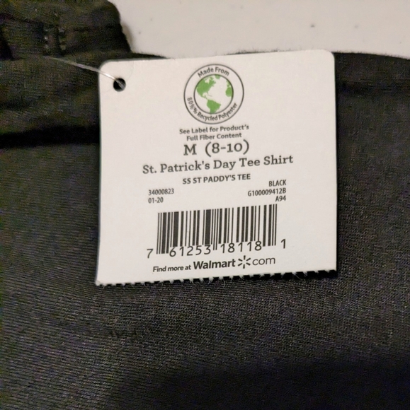 St Patrick's Day T-shirt "Love" Graphic green and gold on black. Medium - Picture 5 of 10